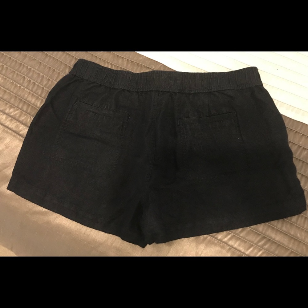 Ann Taylor Lou Grey black shorts